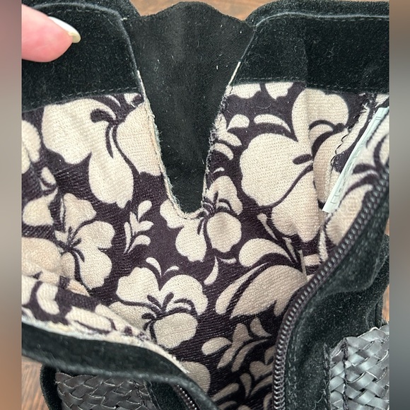 Roxy faux suede motorcycle style boots - Picture 7 of 9